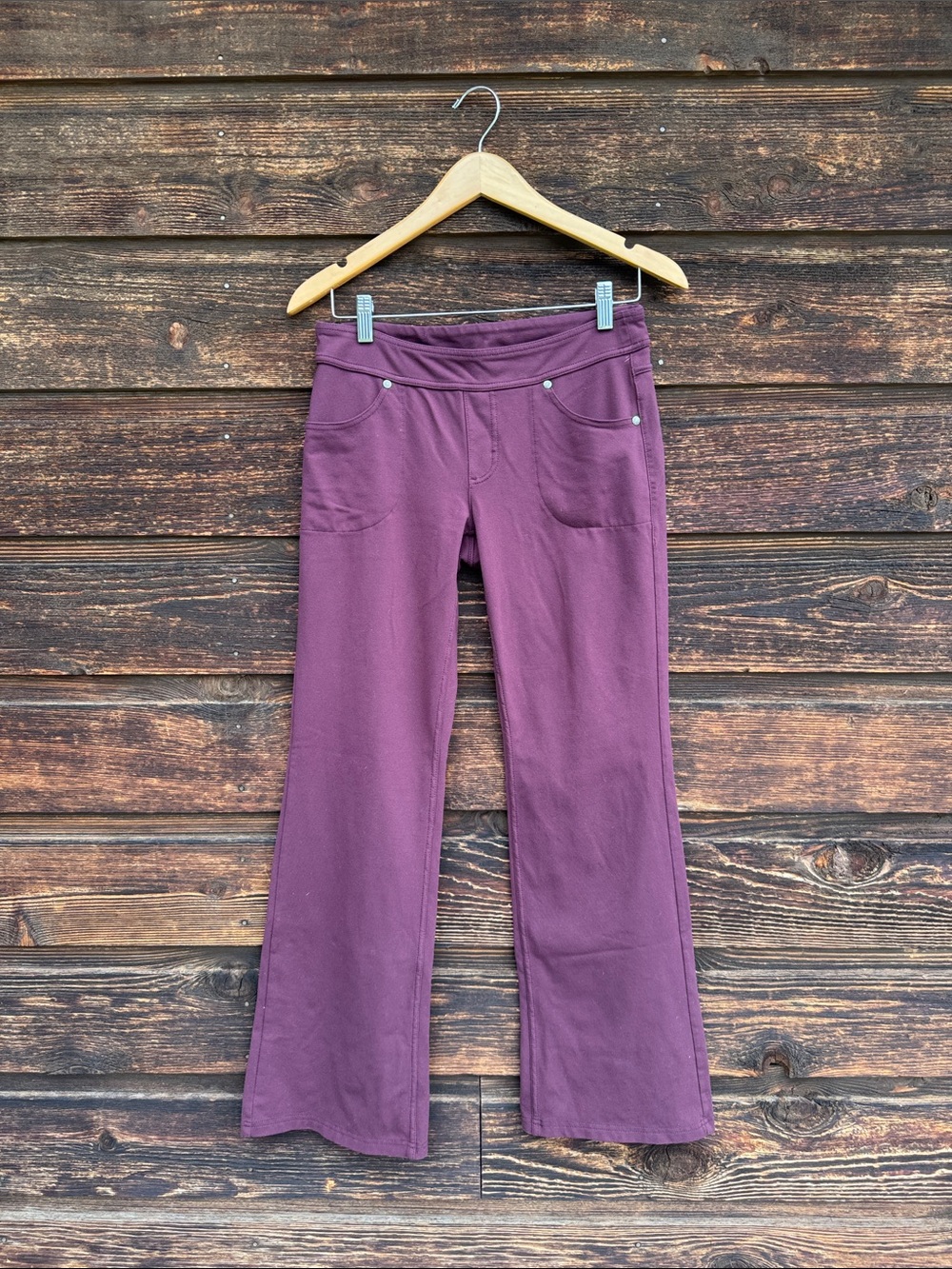 Athleta Bettona Flare Pant Women’s Small, Burgundy